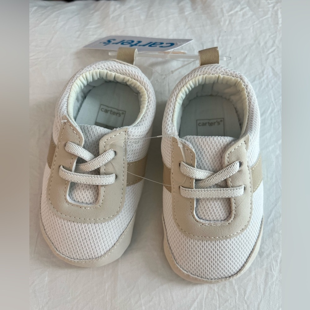 NWT Carter's White and Tan Kids Shoes ( Size 4) 9-12 months